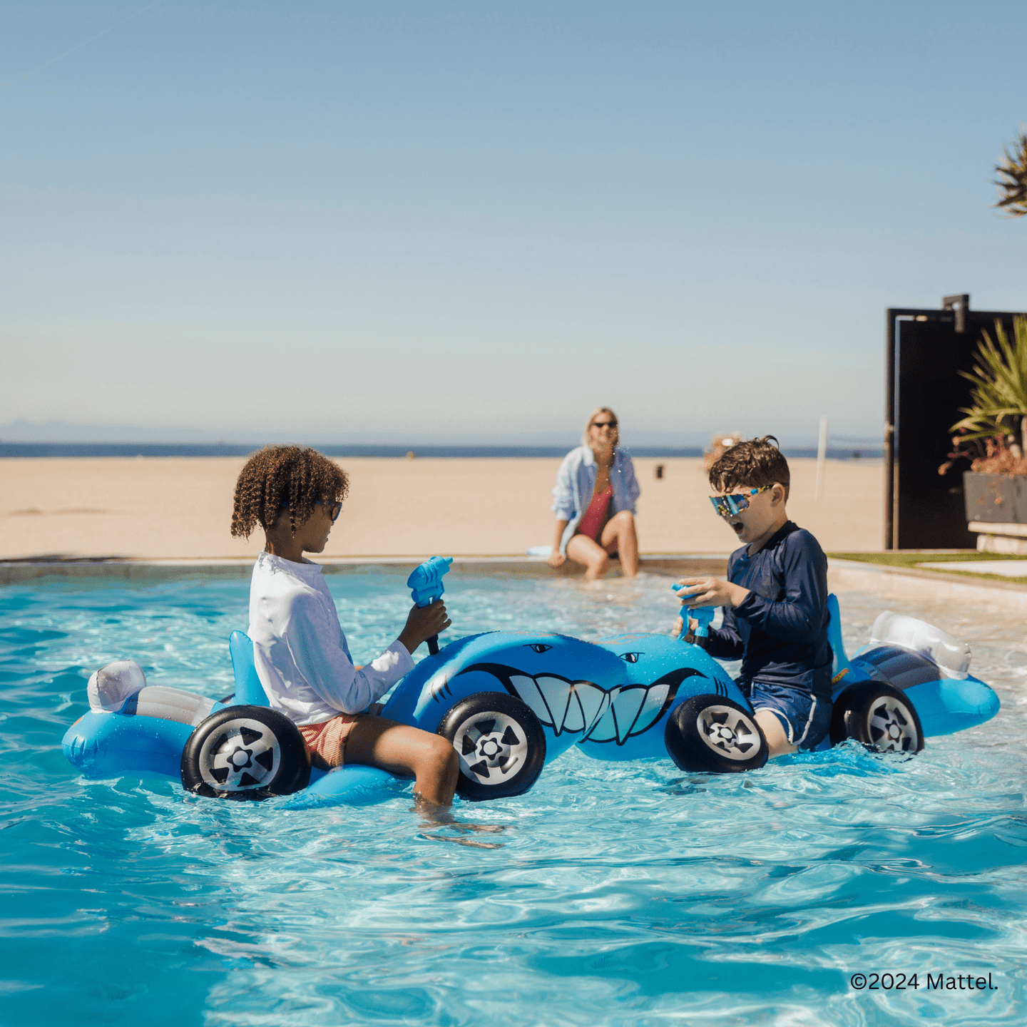 Hot Wheels Kids Sharkruiser ™ Float w/ Water Squirter Pool Float